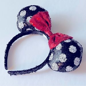 NWOT Disney Minnie Mouse Black/White Polka Dot/Red Sequin Ears Headband